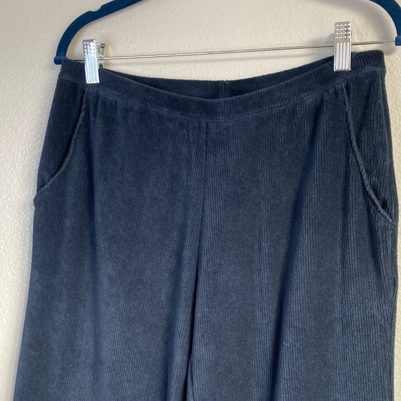 L.L. Bean Stretch Navy Corduroy Pants with pockets Sz MP Petite - Picture 1 of 7